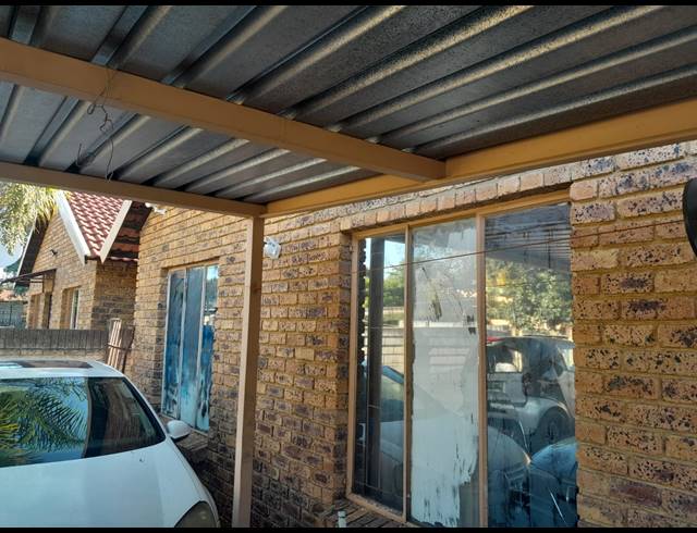 2 BEDROOM HOUSE FOR SALE IN BO-DORP